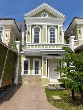RUMAH READY DUA LANTAI DI CLUSTER MEWAH PARAMOUNT VILLAGE SEMARANG