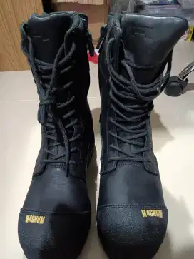 Jual sepatu safety merk magnum