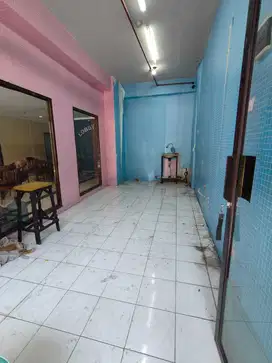 Kios Ruang Usaha Apartemen.Gateway Cicadas dijual cepat