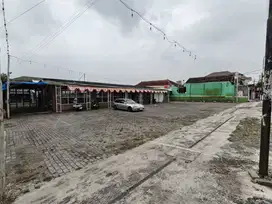Resto Aktif Parkir Luas Tengahkota Karanganyar.