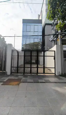 Disewakan Ruko/Gedung 4 Lantai Surabaya Pusat Bangunan Baru Gress