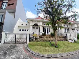 Rumah Mewah 200m² di Kawasan Prestisius dan Eksklusif Istana Dieng