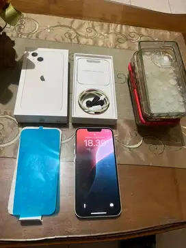Iphone 13 128GB Ibox White Fullsett Normal Mulus Pemakaian Pribadi