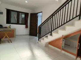 Dijual rumah sekilo dr pintu tol Ampera bebas banjir, cilandak Jaksel