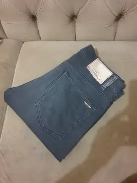 Mulus.authentic celana volcom size 32