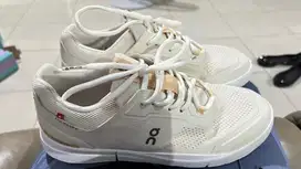 On cloud The roger spin shoes