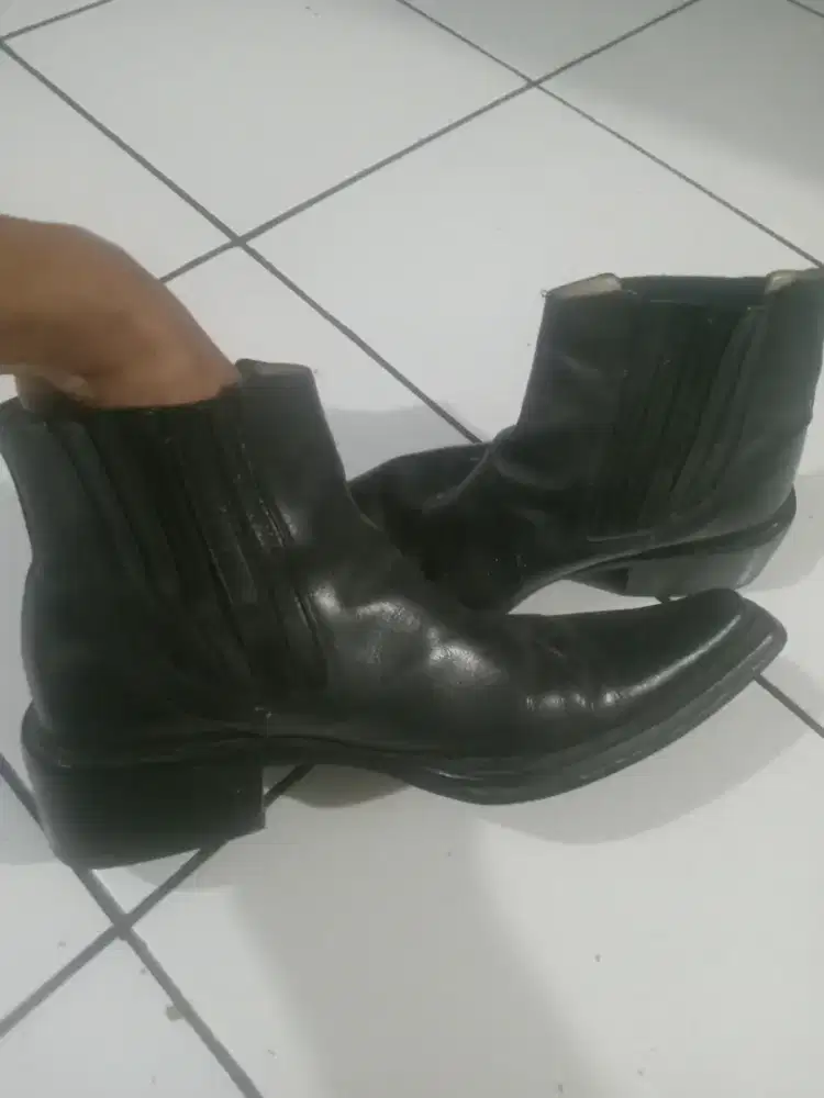 Sepatu pria MARIO COUMO