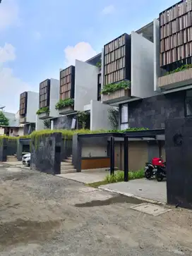 Rumah Dijual Permata Hijau. 10 Menit Ke Senayan, Dkt Pakubuwono