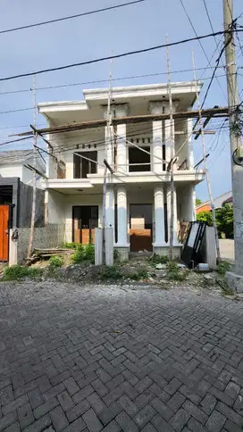RUMAH DI KELURAHAN KEDANYANG, KEBOMAS GRESIK