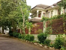 RUMAH MEWAH VILLA DUTA BOGOR 2 LANTA SEMI FURNISHI SIAP DIHUNI