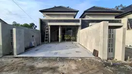 RUMAH BARU, CARPOT 2 MOBIL, DEKAT SEKOLAH BUDI MULIA KENAYAN