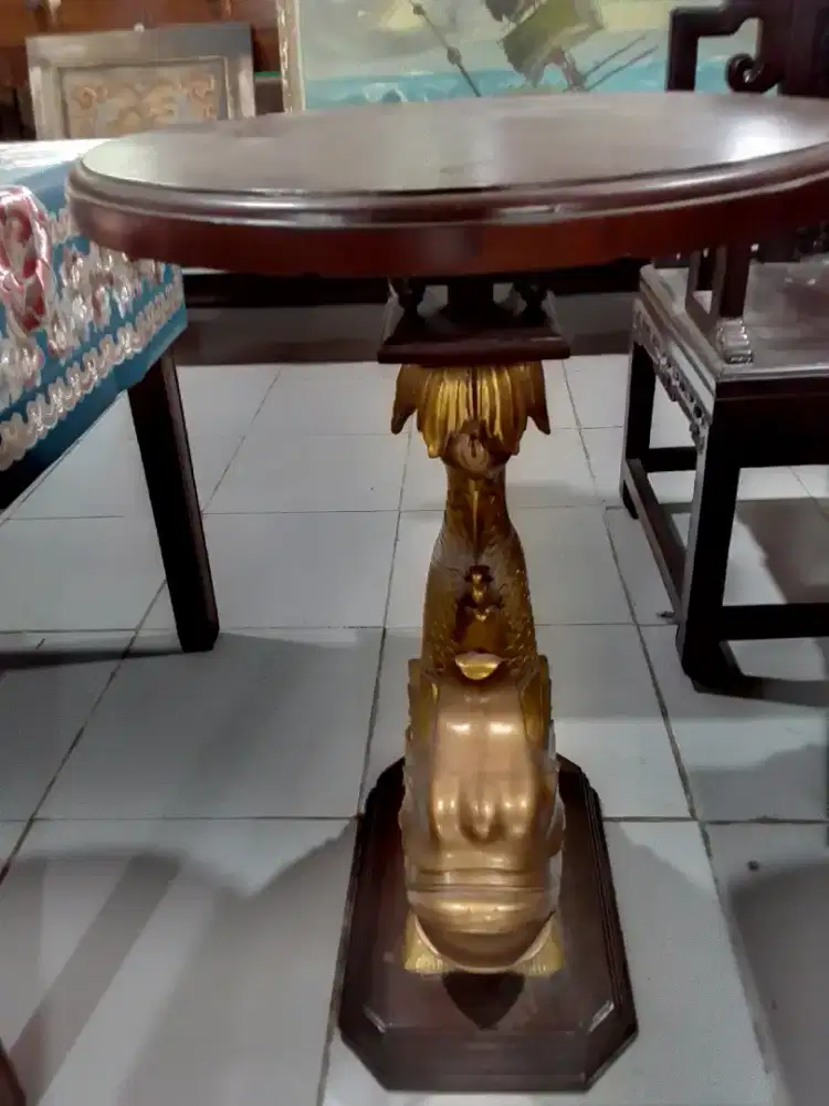 Meja Ikan atau Meja Sudut