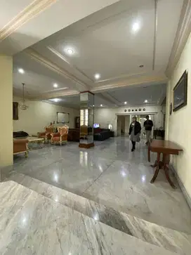 Dijual rumah di Kebayoran Baru harga murah nego