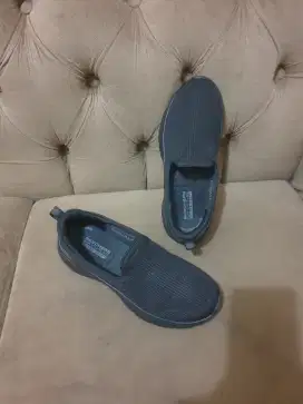 Mulus.authentic sepatu skecers size 37