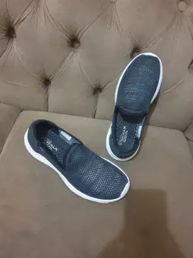 Mulus.authentic sepatu skecers size 39