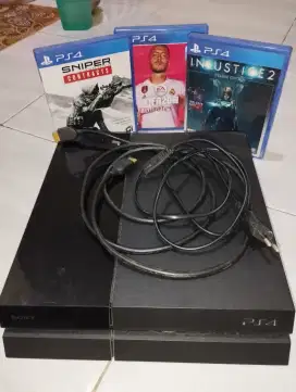 Playstation 4 (PS4)