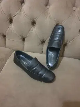 Mulus.authentic sepatu prada lofers size 40