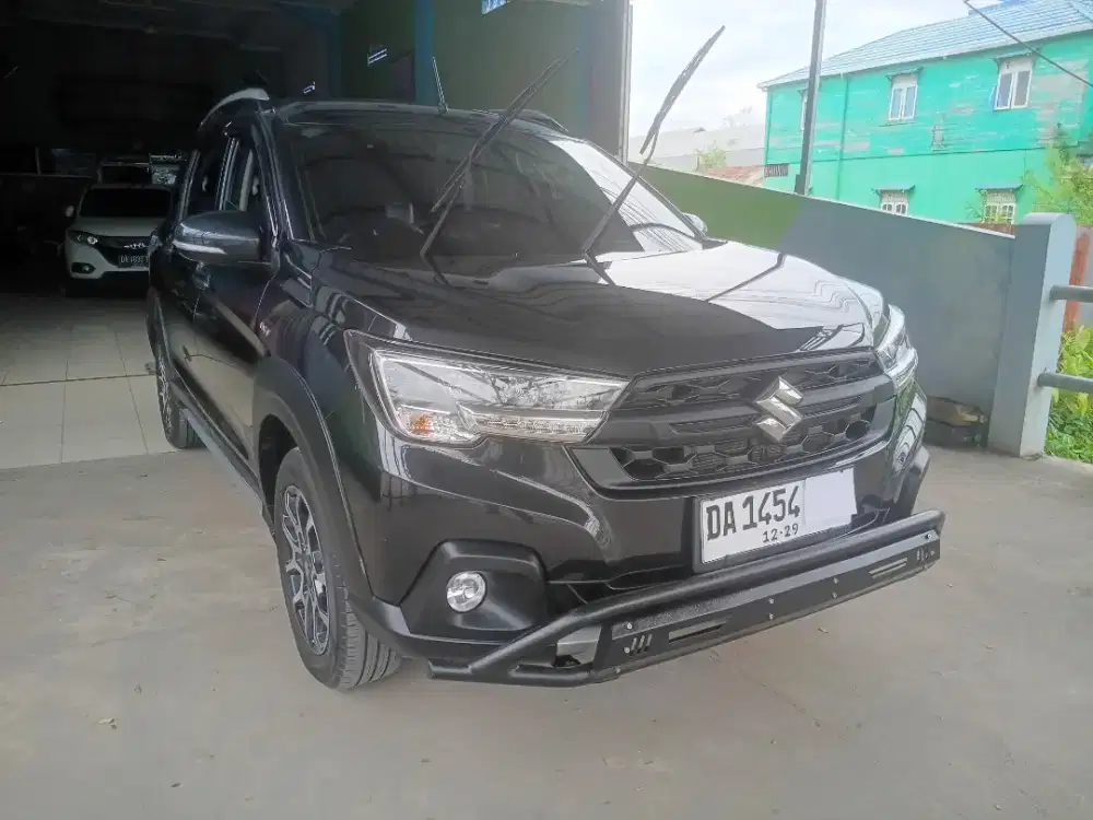 Suzuki XL.7 Manual