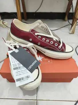 Sepatu converse original pria ukuran 43 Baru kinclong