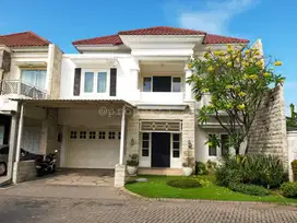 Rumah classic-luxury Jemursari Regency