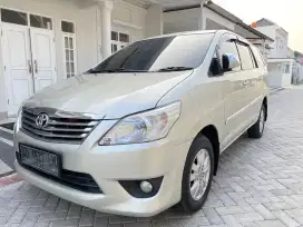 Innova G at. 2012 km 128