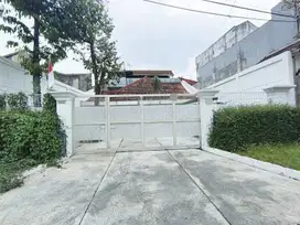 Disewakan rumah lokasi area kawi, tengah kota malang