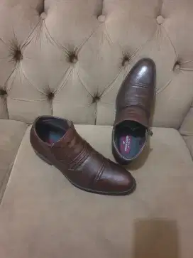 Mulus.authentic sepatu pierecardin size 41