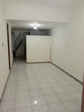 Turun Harga! Rumah Rapi 1,5 Lantai Belakang Mall MKG – Kelapa Gading