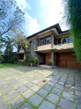 Rumah Mewah Lokasi Strategis Sari Jadi Bandung