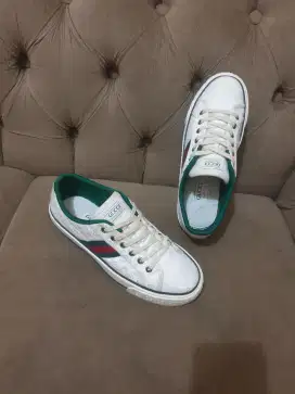 Mulus.authentic sepatu gucci snakers size 41