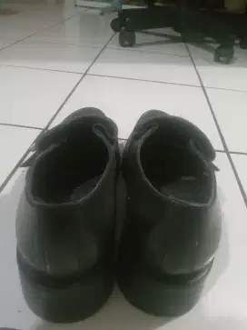 Sepatu Cesare paciotti