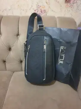 Mulus.authentic tas tumi body bag