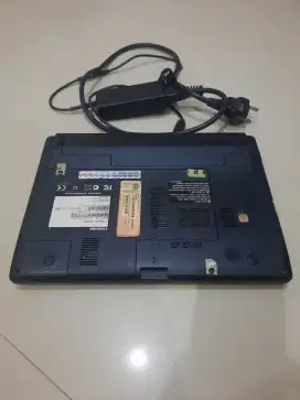 Jual cepat notebook Toshiba NB250