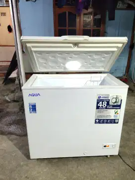 frezer bok merk aqua ori beku