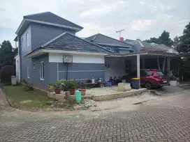 Rumah Hook  2 lantai LT 164 m2 LB 209 m2, Grand Cibubur Country