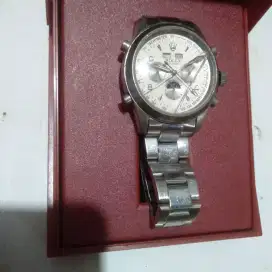 Jual jam tangan Rolex minus kaca pecah Rp 1500000 nego.