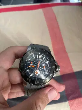 jam tangan guest grey