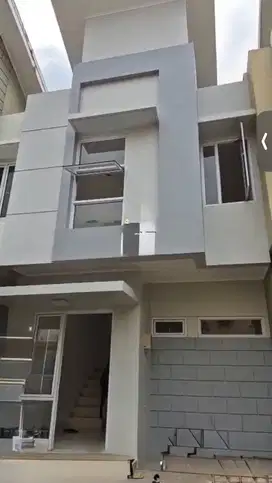 Murah, Rumah 2lt Cluster Arcadia di Gading Serpong