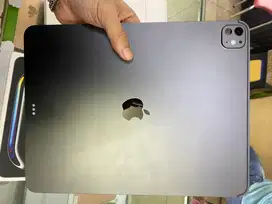 Ipad pro m4 13 inch ex inter bh 99  no minus mulus perfect