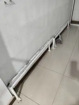 Besi gantungan baju