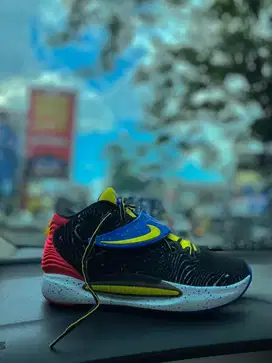Jual Sepatu Basket Bekas
