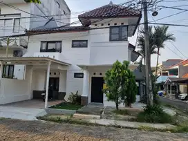 DIJUAL RUMAH RAPIH HOOKS PERUMAHAN TAMAN PUSPA KELAPA DUA DEPOK