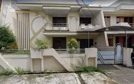 Rumah Asri 2 Lantai Dekat Kawasan Bisnis & Pendidikan di Puri Indah