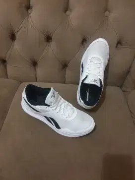 Mulus.authentic sepatu rebook size 43 snakers