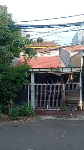 DIJUAL RUMAH TUA PONDOK GADING UTAMA (PGU) 6X17 HDP BARAT HRG BAGUS