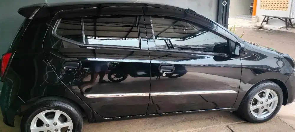 Dijual Ayla 1.0 X AT Tahun 2018 (Hitam)