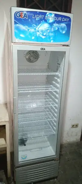 Di jual Showcase 1 Pintu Gea Jumbo 5 Rak