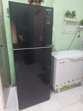 Kulkas Sharp J-Tech inverter