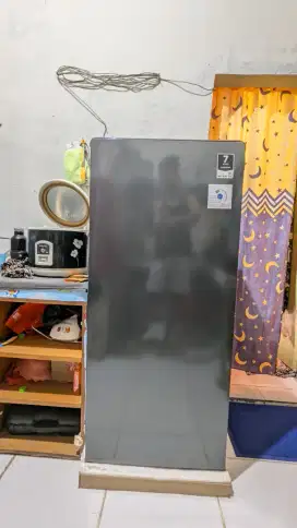 Kulkas Aqua 1 Pintu 180 L