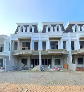 Rumah American Classic Dalam Townhouse  Dekat Cilandak Jaka6